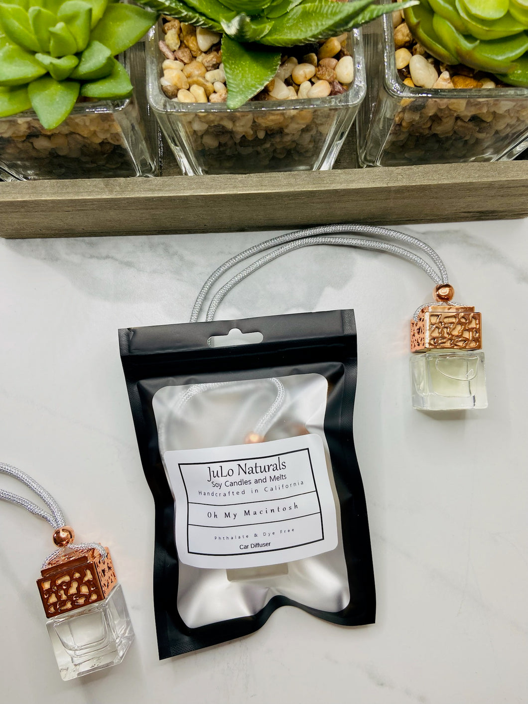 Our hanging car diffusers and air fresheners bring a light and subtle scent to your car that stimulate your senses without being overwhelming.